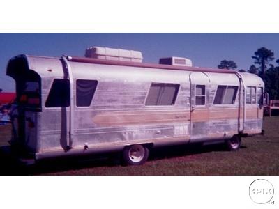 1961 Streamline Travel Lodge Motorhome 