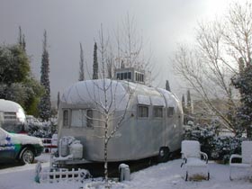 Airstream2.jpg