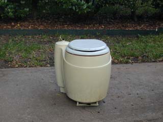 monomatic toilet